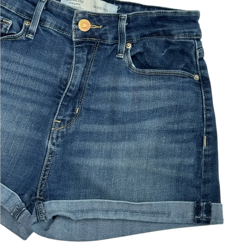 Levis Signature Blue Denim High Rise Distressed Women's Cuffed Shorts W28